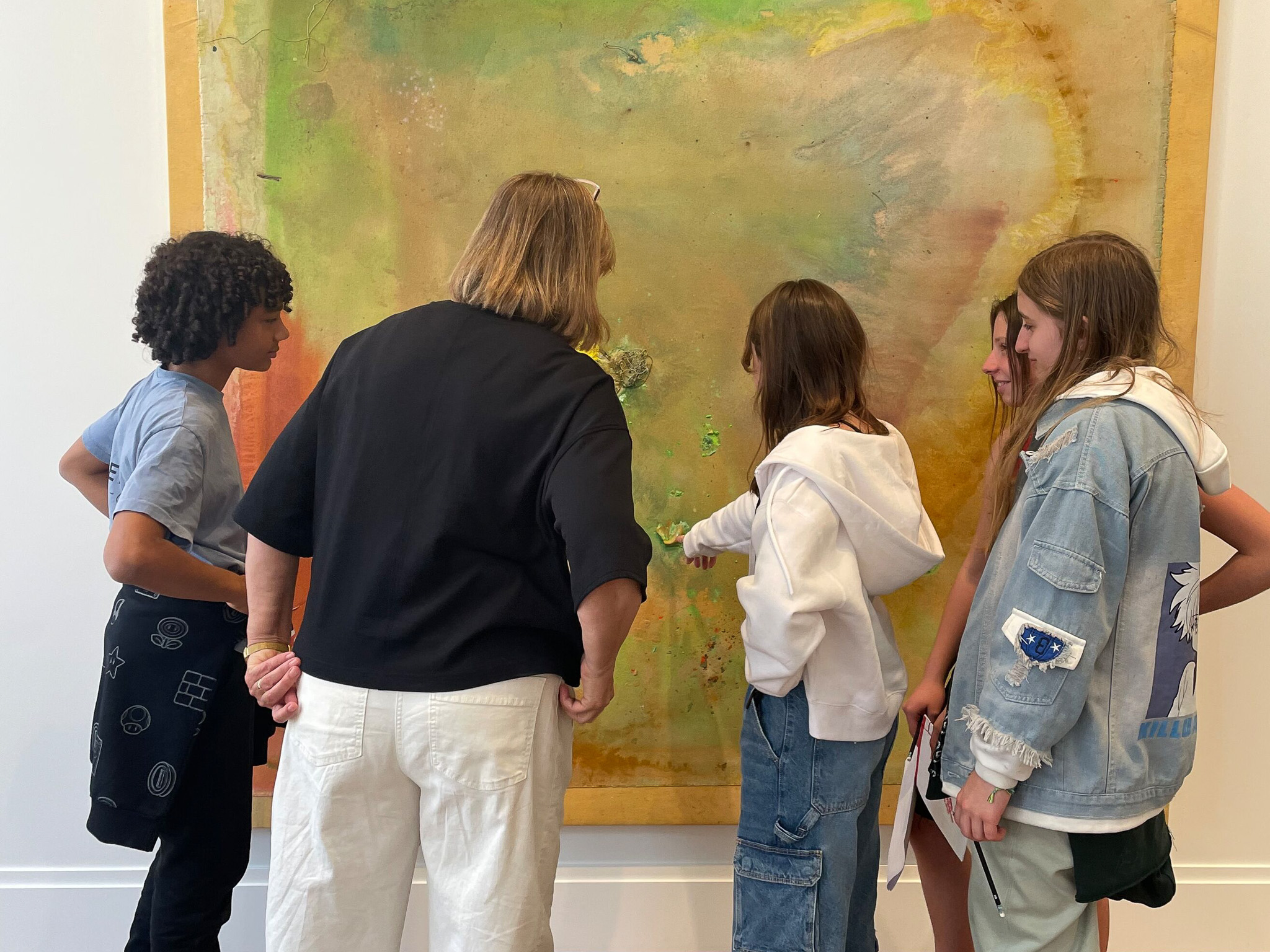 Image for news titled Family Workshops Inspired by Frank Bowling at The Bridge+ in Hong Kong