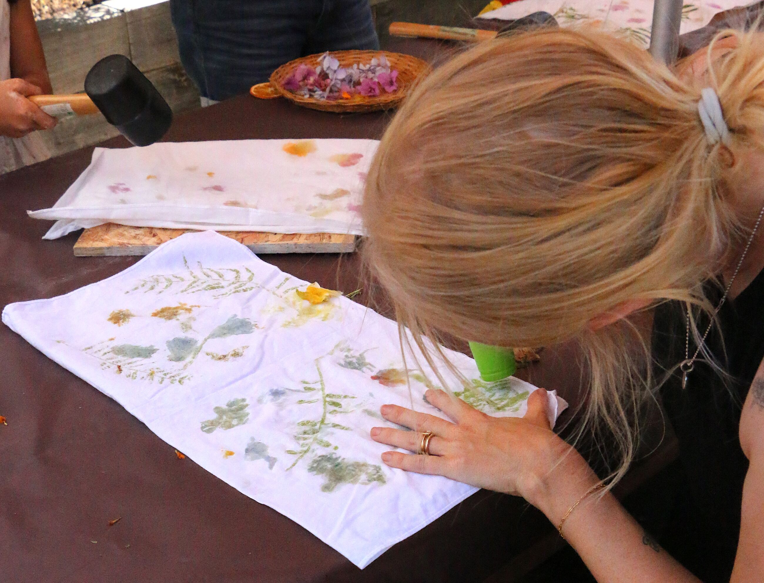 Thumbnail image for event called Family Garden Workshop: Rose Salad Stamps