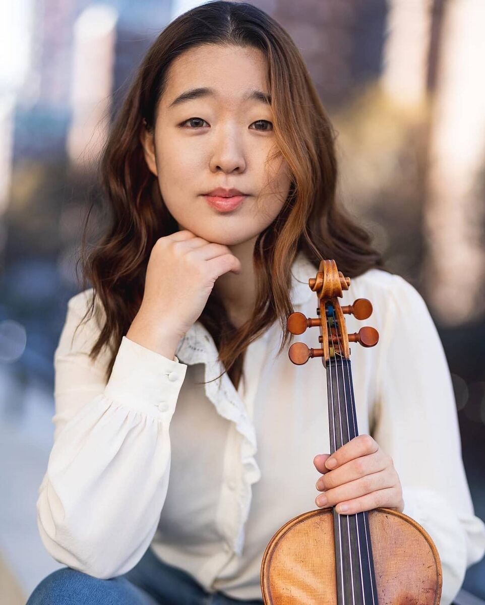 Hero image for event titled In Performance: Violinist Amelia Sze on ‘Zhang Enli’