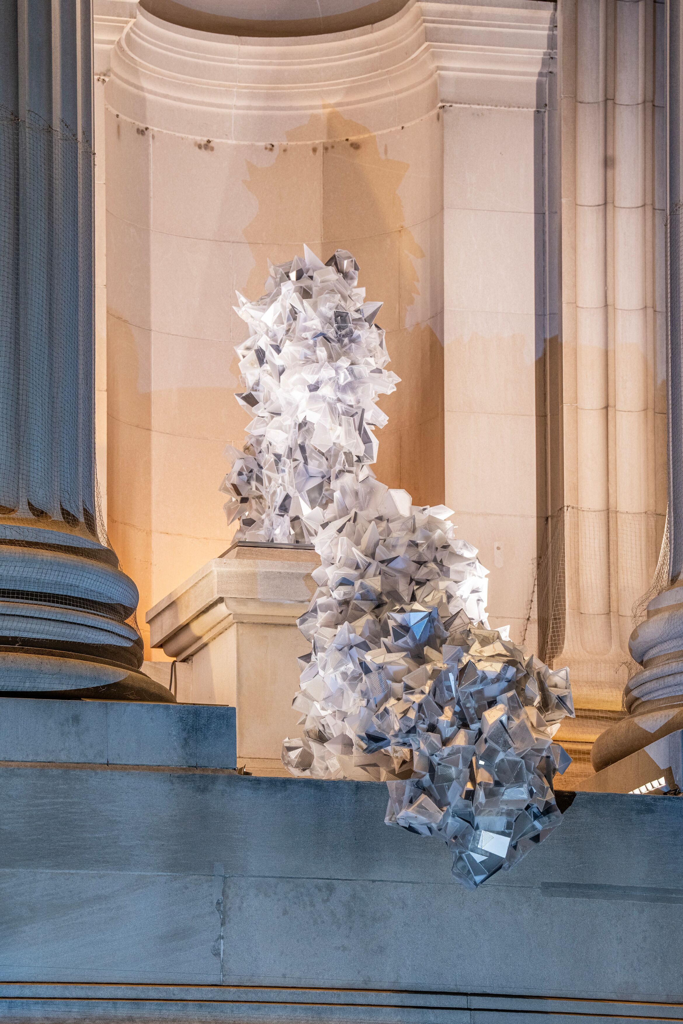 アート・デザイン・音楽 LEE BUL Lee Bul | The Guggenheim Museums and Foundation