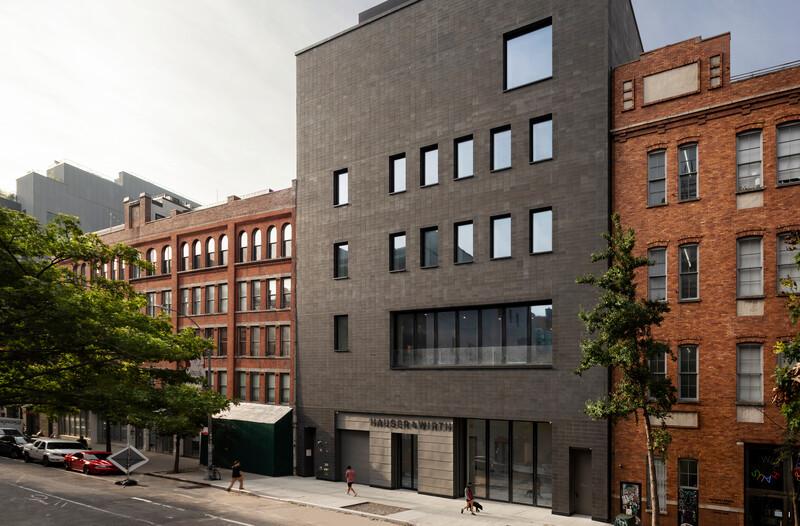 Exterior views of Hauser & Wirth New York, 542 West 22nd Street, autumn 2020