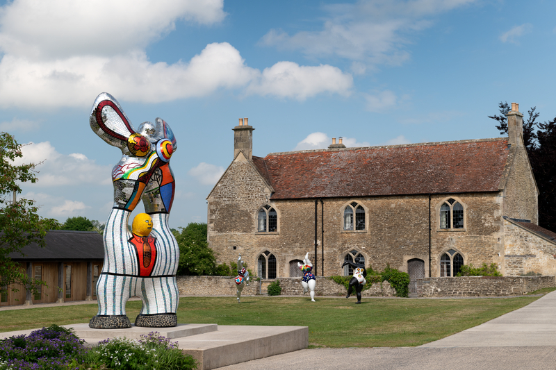 Installation view, ‘Niki de Saint Phalle & Jean Tinguely. Myths & Machines,’ Hauser & Wirth Somerset, 2025 © Niki Charitable Art Foundation. All Rights Reserved. © Jean Tinguely, DACS 2025. Photo: Ken Adlard