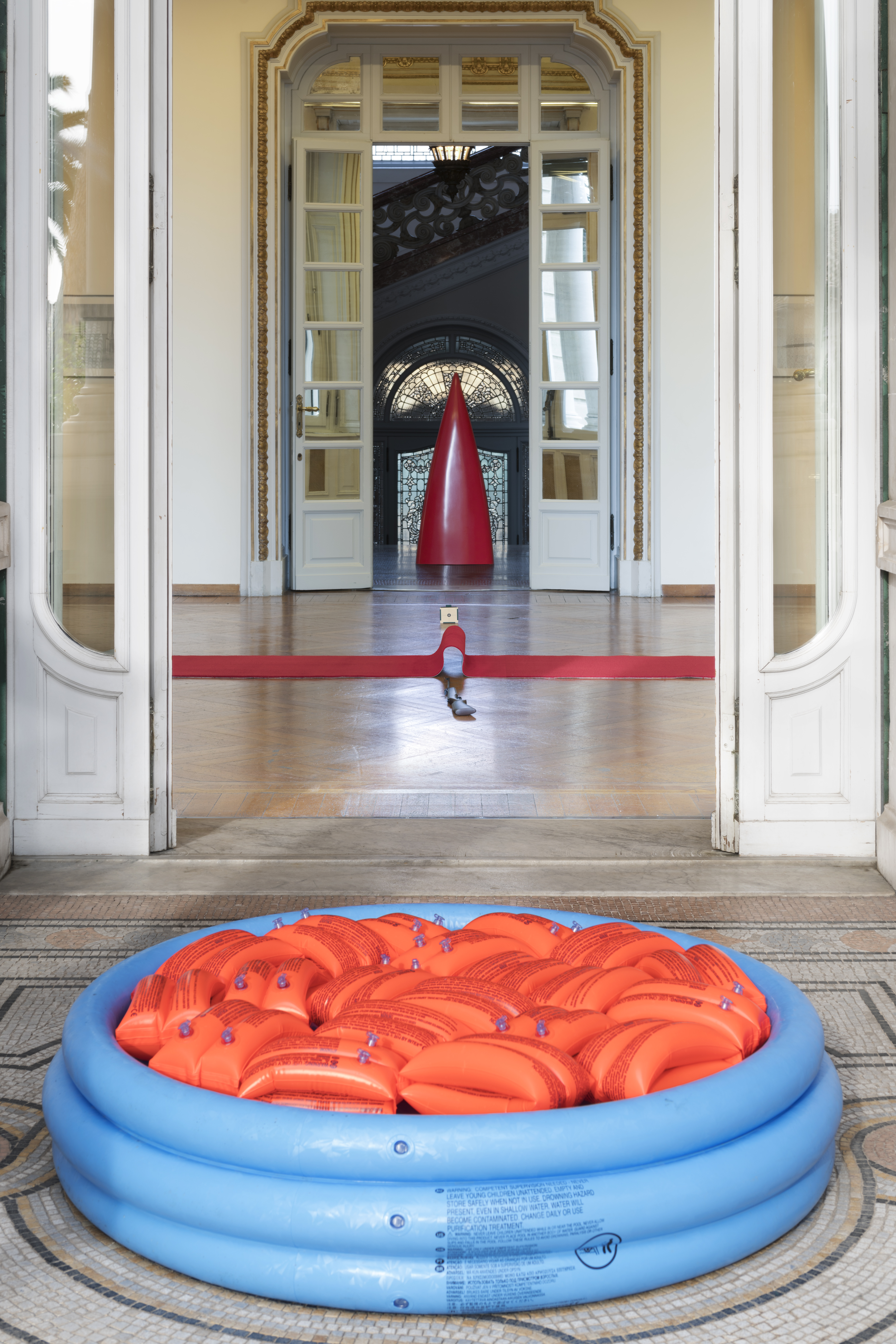 Installation view, 'Roman Signer. Skulptur/Fotografie', Istituto Svizzero, Rome, Italy