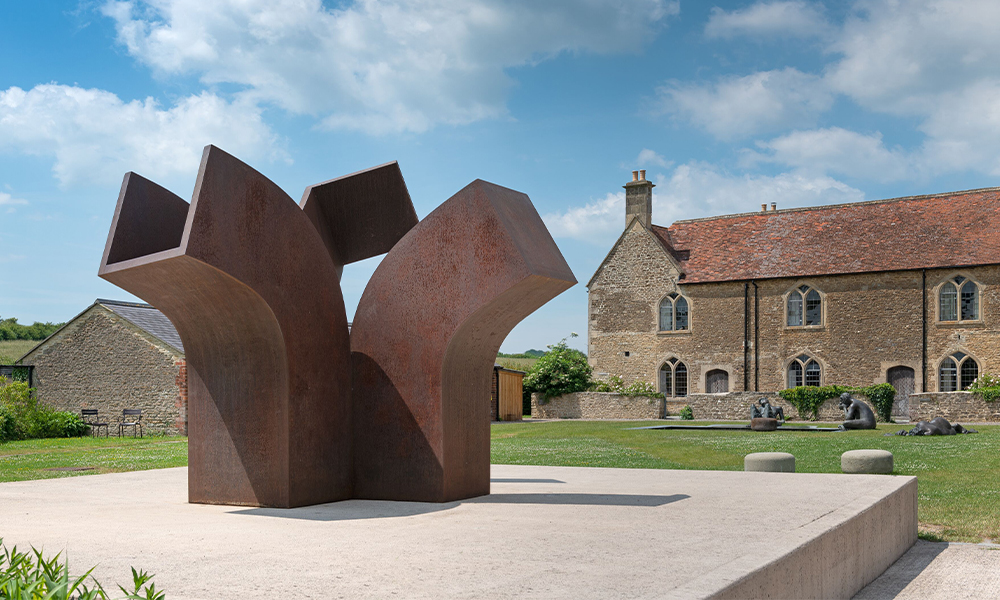 ‘Eduardo Chillida,’ Hauser & Wirth Somerset, 2021 © Zabalaga Leku. San Sebastián, VEGAP 2024. Courtesy of the Estate of Eduardo Chillida. Photo: Ken Adlard