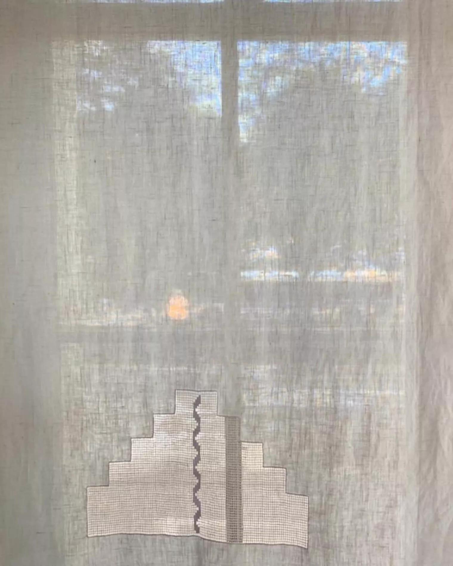 Thumbnail image for exhibition titled Mitología Lareña: Acerca de la montaña de Torrecilla (Cuentos del camino)