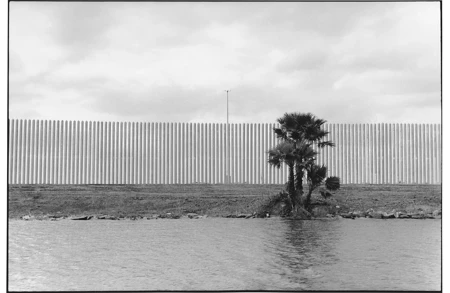 Thumbnail image for event called In Conversation: Zoe Leonard and curator Nadiah Rivera Fellah on ‘Al río / To the River’