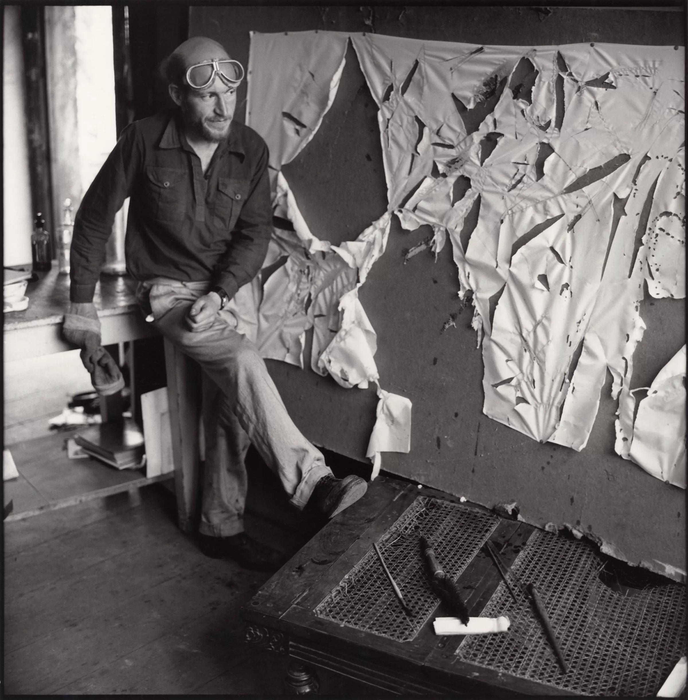 Hero image for article titled Teachers’ Notes: Gustav Metzger