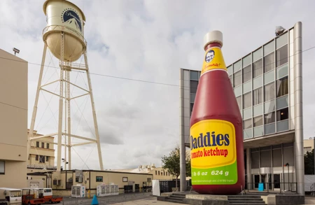 Thumbnail image for news titled ‘Daddies Tomato Ketchup Inflatable’ by Paul McCarthy