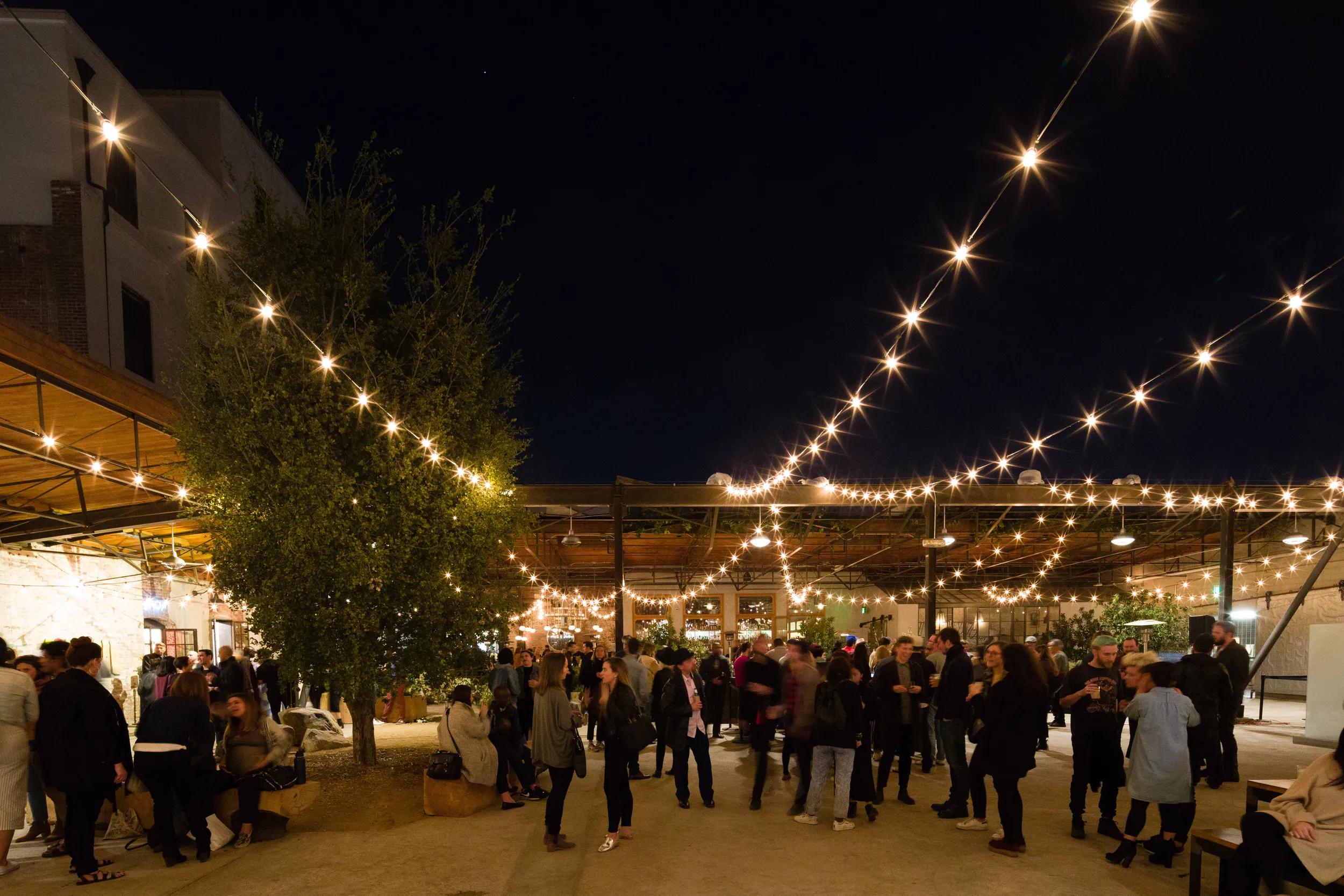 Courtyard, Hauser & Wirth Downtown Los Angeles, 2018. Photo: Michael Underwood 