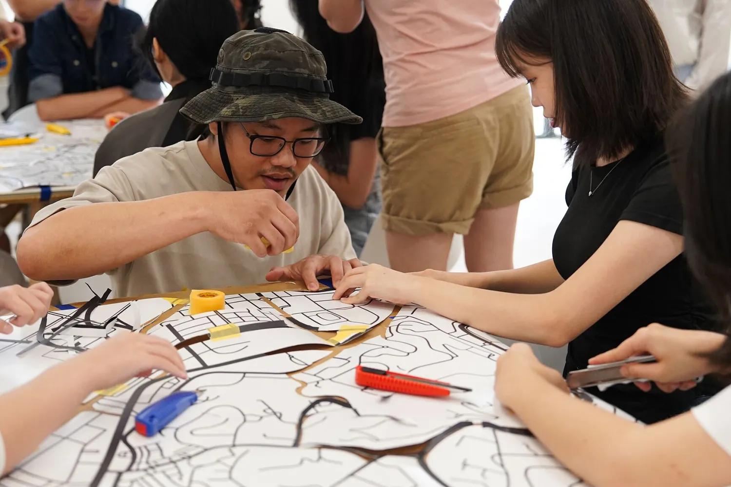 Image for news titled Family Workshops Inspired by Frank Bowling at The Bridge+ in Hong Kong