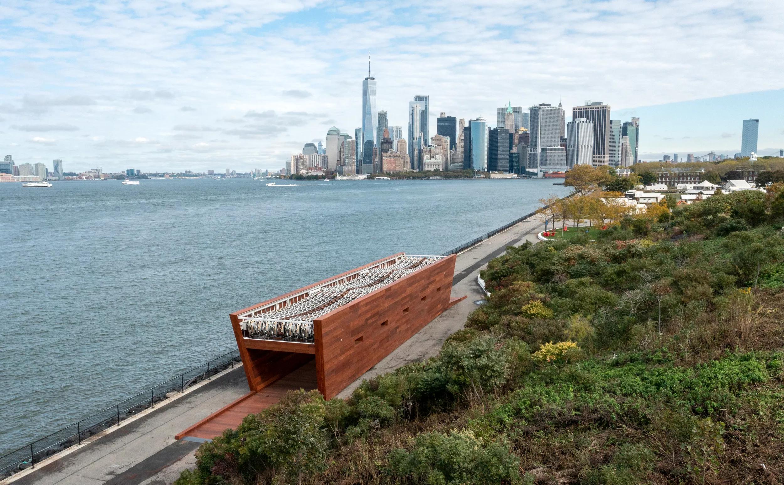Charles Gaines, Moving Chains at Governors Island, New York NY